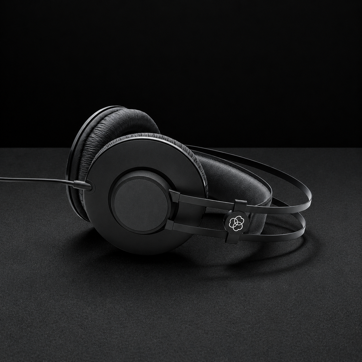 Headphones AKG K-52